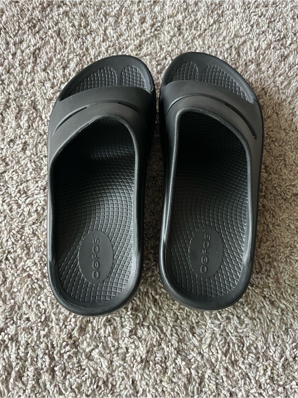 OOFOS NWOT Slides! W7 or M5